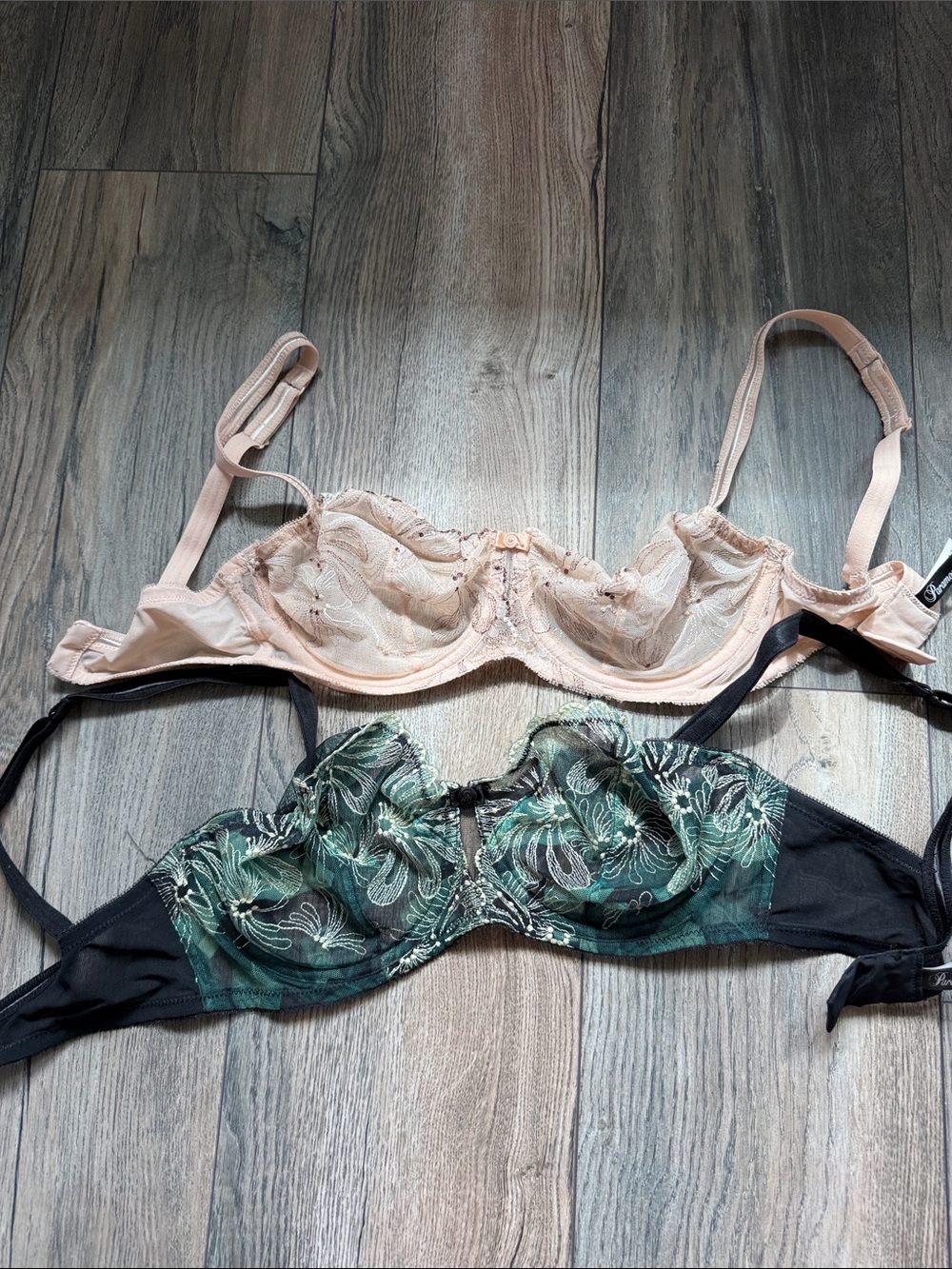 Women's Lace Underwire Bra - Pink and Green